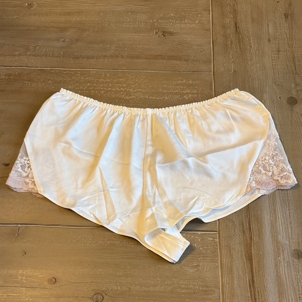 Flora Nikrooz Rosa Cami Short Set - Ivory - Floral Lace Trim - Large - NWT - Picture 14 of 14